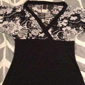 PERFECT for the office, v neck, silky material